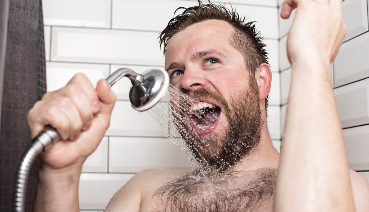Intimpflege beim Mann: 5 Tipps zu Hygiene, Reinigung & Rasur